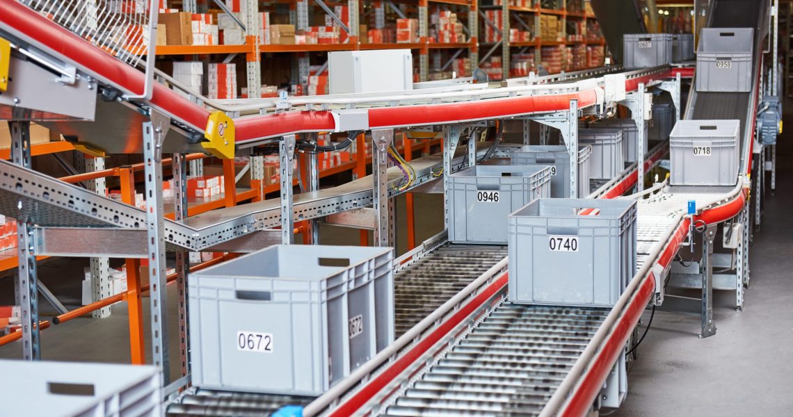 warehouse management system. Conveyer with automaticaly moving boxes